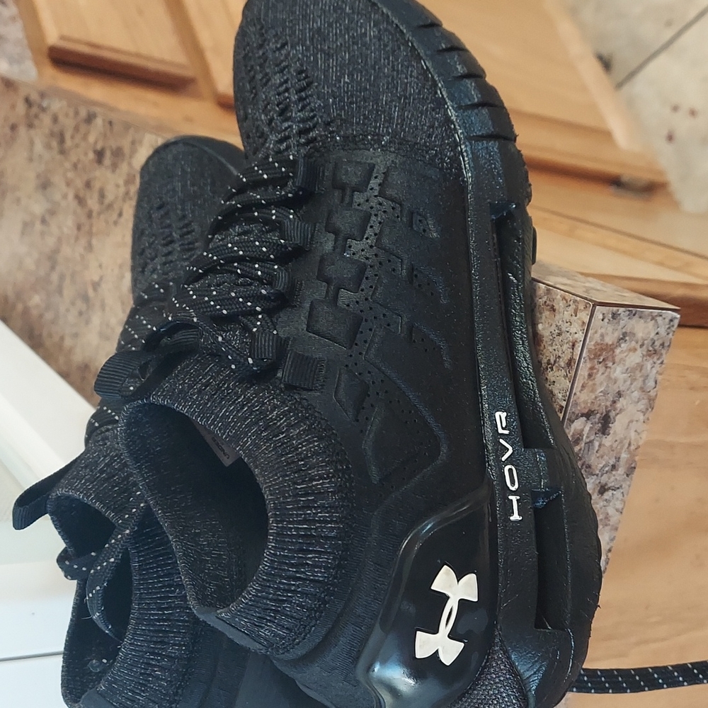 Mens under armour size 8